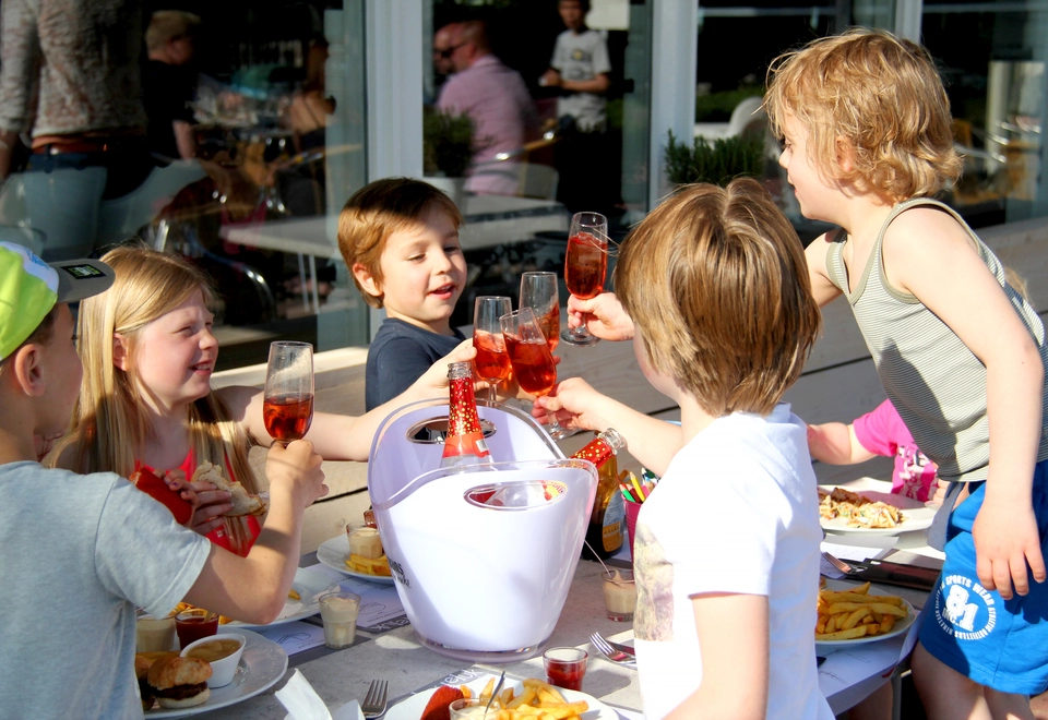 Groepsborrel met collega’s in de omgeving van Alkmaar